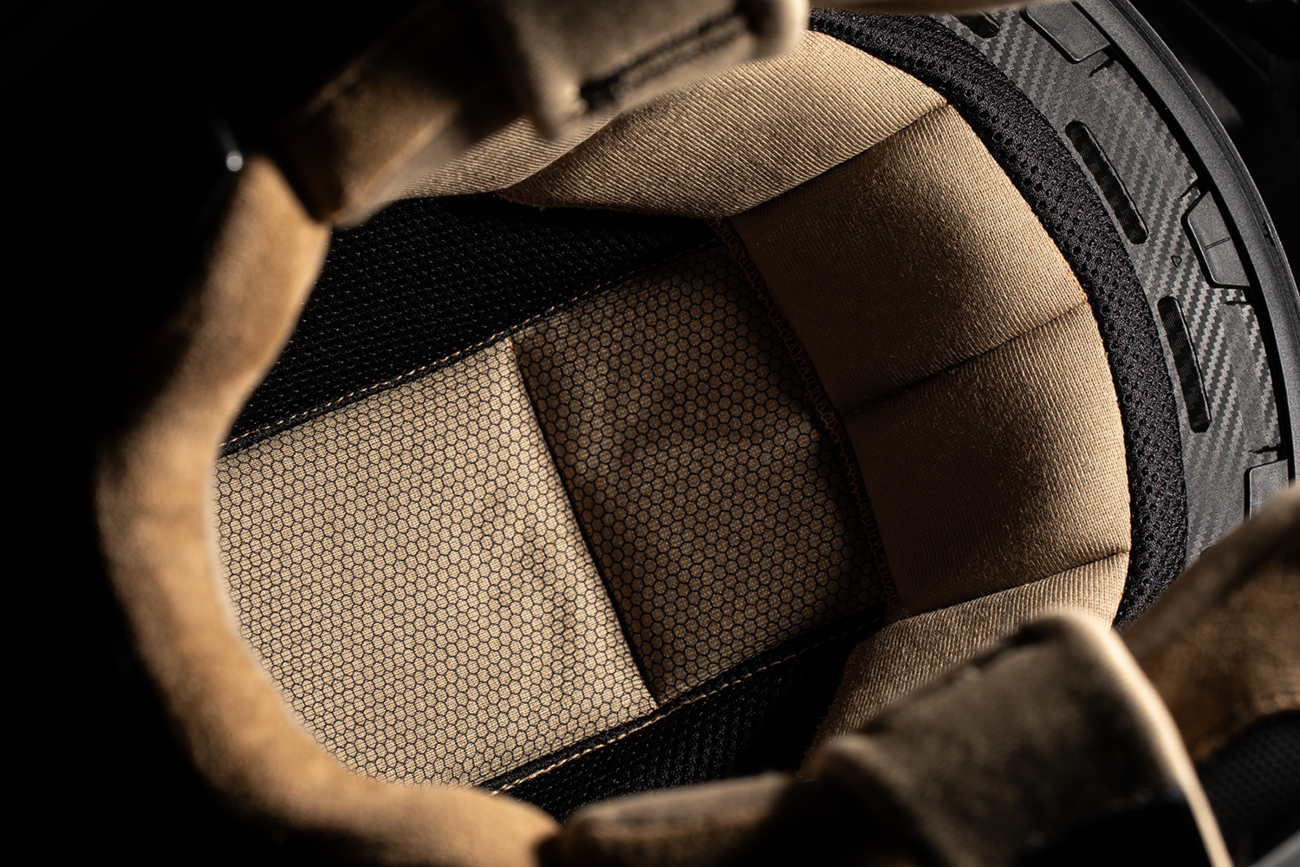 ICON Elsinore™ Kaonohi Black/Gold Helmet image 10