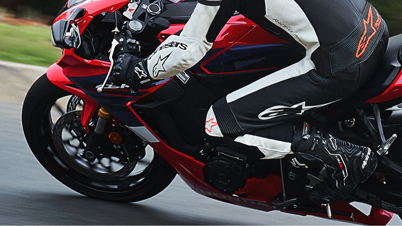 AlpineStars Supertech R10 Helmet - Team - Black/Carbon Red/Gloss White image 7